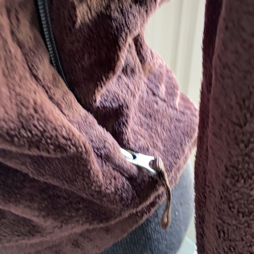 The. North Face Girls Jacket - Picture 6 of 15